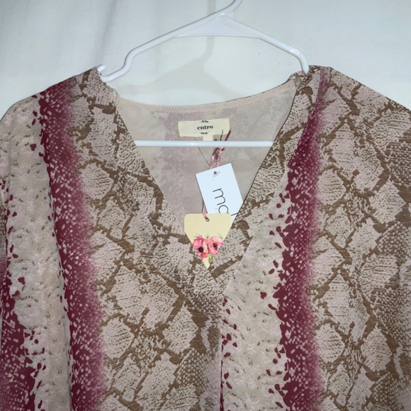 Entro reptile print blouse Sz L V neck balloon sleeve new with tags - Picture 3 of 6